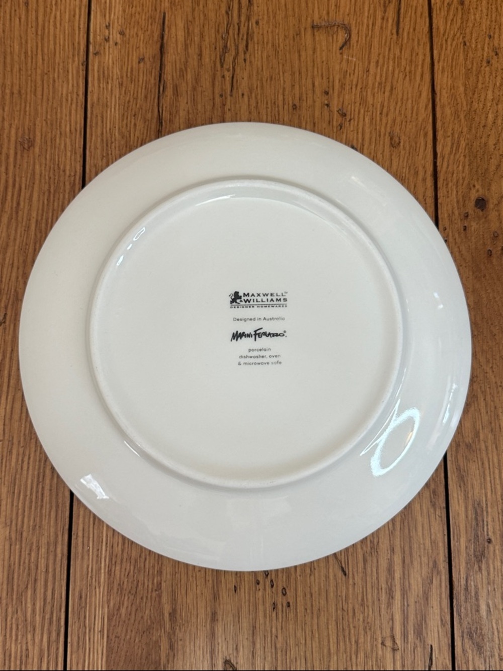 Maxwell & Willams Bison Salad Plates in Black and White - Set of 2 - Picture 7 of 8